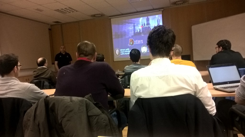 _rafaserrano_'s tweet image. En el #ReConnect2015 de Zaragoza gracias @dotnetters por hacerlo posible