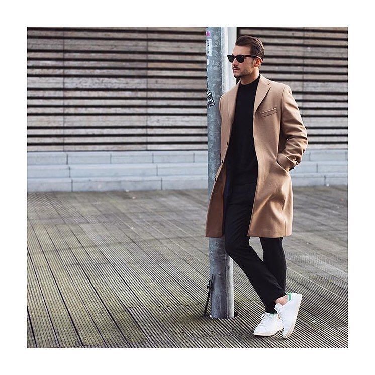 STYLEABIDING's tweet photo. Bravo to this entire look! Camel Coat x #StanSmith #StyleAbiding https://t.co/cirqtTB70m