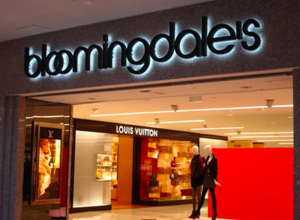 Digiday's tweet photo. Bloomingdale's holiday social strategy uses Instagram to inspire, Pinterest to shop. https://t.co/J4iEB0FcrI https://t.co/fXFaEl282A