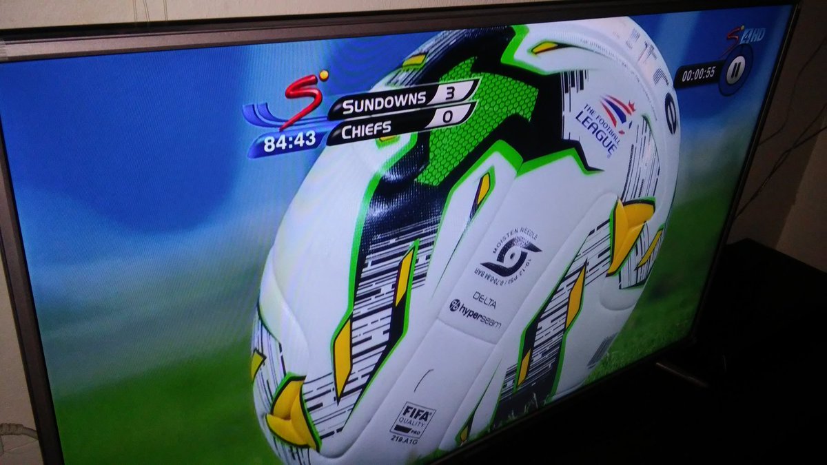 ndomasango's tweet image. Please someone explain why #TKOfinal is using the @footballleague ball for a final #SSFootball.