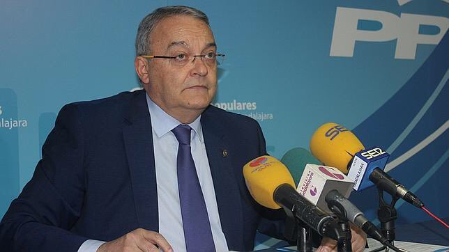 Fernando Jou Rivera (@fjourivera) on Twitter photo .<a href="/juananheras/">JUAN A. DE LAS HERAS</a> denuncia “el terror informativo” que está creando Page en #CLM 
lacomarcadepuertollano.com/diario/noticia… .<a href="/juananheras/">JUAN A. DE LAS HERAS</a> denuncia “el terror informativo” que está creando Page en #CLM 
lacomarcadepuertollano.com/diario/noticia…