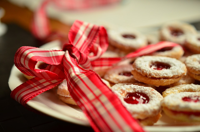 marcoscville's tweet photo. Cookies, cakes, &amp; candies, oh my! Tell us your favorite #holiday treats! https://t.co/LP5mIFJ4bu