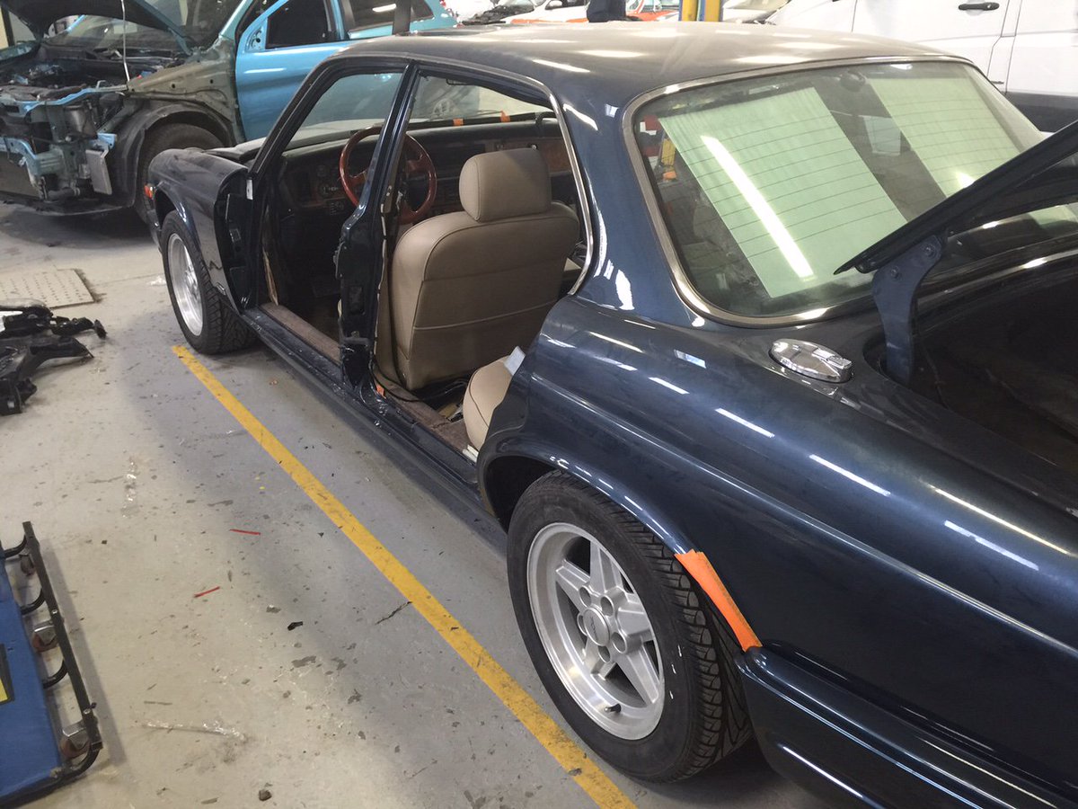 LeonsAutoBody's tweet image. This #jaguar Vanden Plus gets a fresh coat of #paint just before Winter Hibernation! #leonsautobody