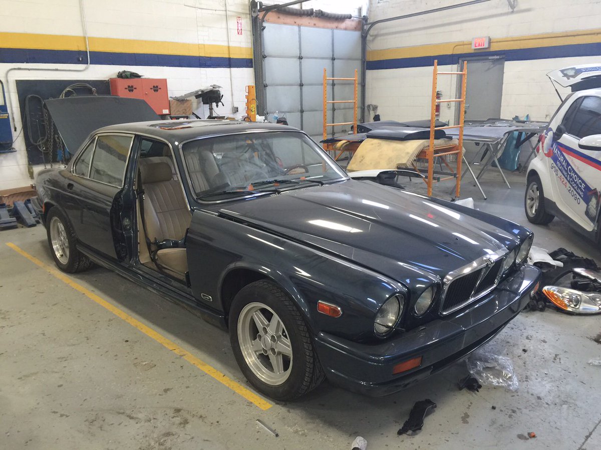 LeonsAutoBody's tweet image. This #jaguar Vanden Plus gets a fresh coat of #paint just before Winter Hibernation! #leonsautobody