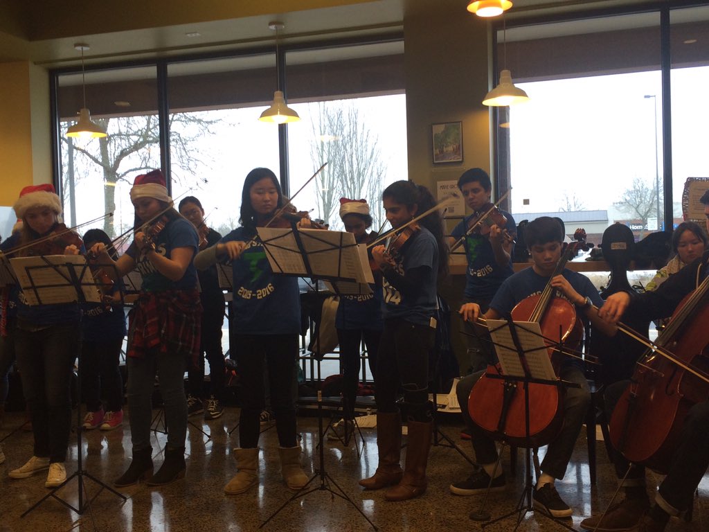 ViewCrew360's tweet photo. Orchestra spread Holiday cheer at New Seasons yesterday! #MerryThunderWeek https://t.co/6IPSgz68cG