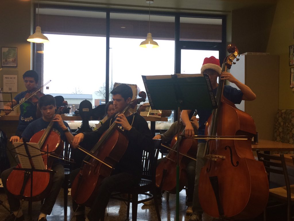 ViewCrew360's tweet photo. Orchestra spread Holiday cheer at New Seasons yesterday! #MerryThunderWeek https://t.co/6IPSgz68cG