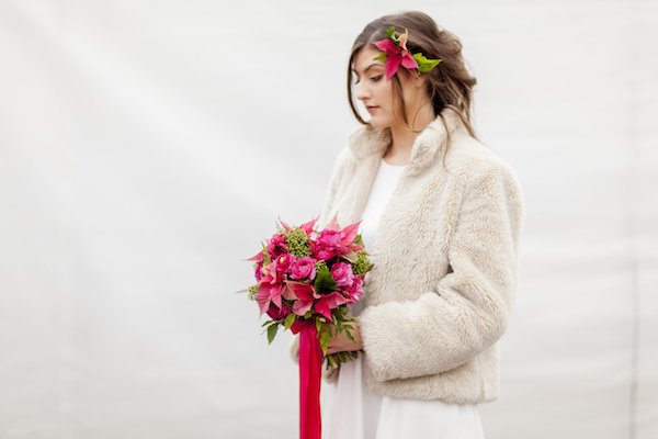 On Flowerona : 5 Beautiful poinsettia wedding bouquets ht.ly/VXsPe (Bouquet by <a href="/OkishimaSimmond/">Okishima & Simmonds</a>)