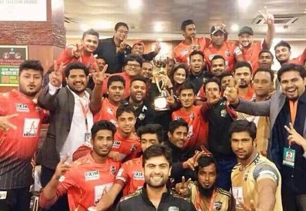 Shahzadi_Aresha's tweet photo. celebrations after victory
@iamAhmadshahzad  #ComillaVictorians #BPL3Final ️ https://t.co/OYzVEV5oQt