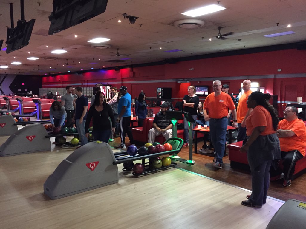 ScottFound's tweet photo. Bowling fun for team 6225 for DS appreciation!@LongmooreW @smarteypantz @Lisachiras @DelvecchioA https://t.co/bL9fgzP2u8