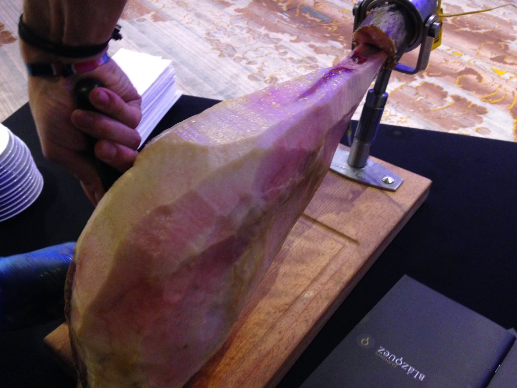 JulienT_uk's tweet photo. Luxurious ham for luxurious event... Be ready to taste Admiracion! @JamonBlazquez @ClassicFineFood https://t.co/BWZT85V4Gu