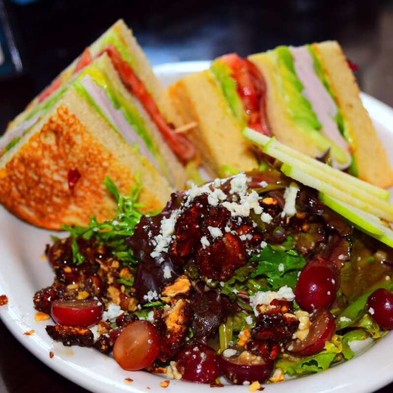 33Taps's tweet photo. Mix and match Half n Half lunch special is just $10.
#33TapsLA #Hollywood https://t.co/1AtTFjgeSB