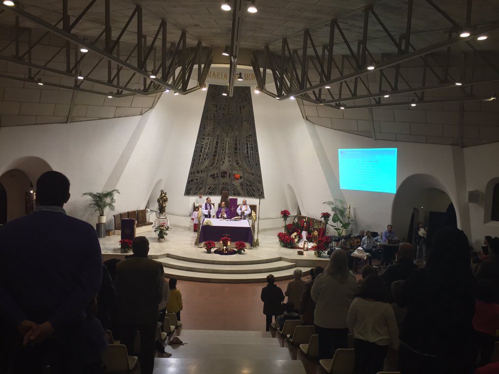 Como hermanos scout, todos juntos rezamos la oración que Jesús nos enseñó. Padre nuestro. #LPB2015