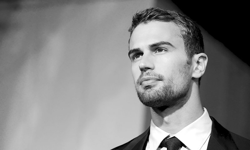 HAPPY BIRTHDAY THEO JAMES!!!! *-* OMG! Que 31 años más bien puestos señores :DDDD 