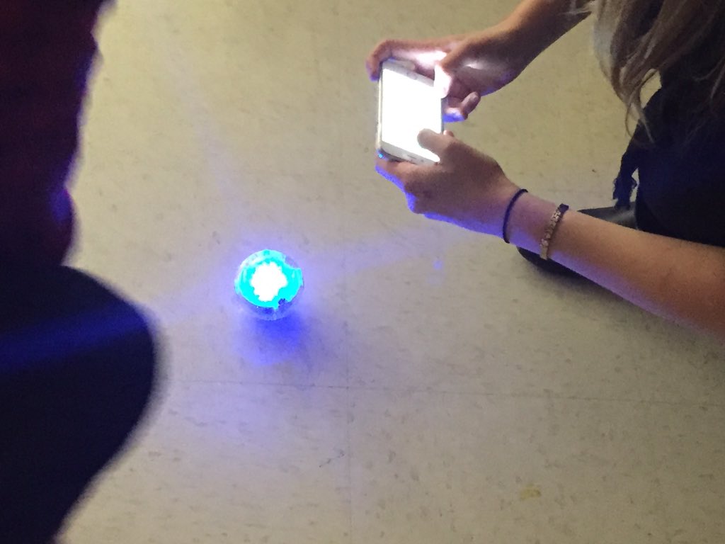 AEdmundas's tweet photo. Neat ramp we built in tech class #educ14998 while playing around with Sphero #gamificationbasedlearning https://t.co/1nlyXnX4Vk