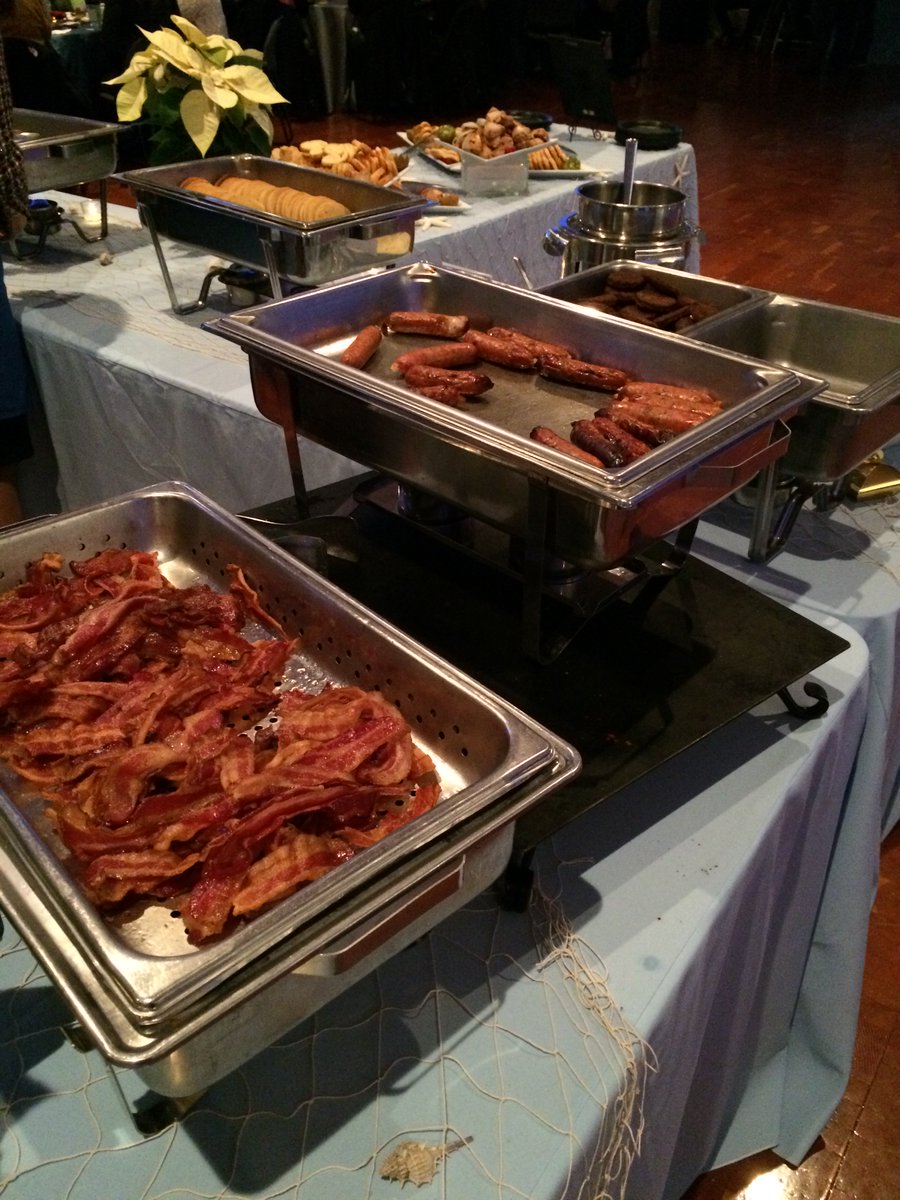 UCSDStaff's tweet photo. What a fun Holiday Pancake Breakfast! Thank you to @UCSanDiego staff &amp; volunteers for making this event a success! https://t.co/zcCl75v5o2