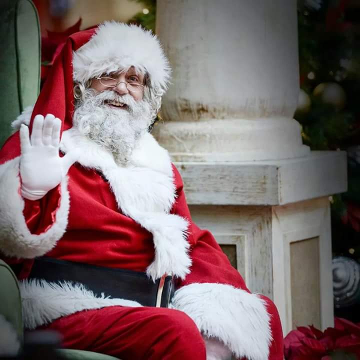 WestfieldOAK's tweet photo. Only 8 more days to see Santa! See event for hours: https://t.co/oMhKEFdhpq. #UnwrapJoy https://t.co/aauVjY7HuM