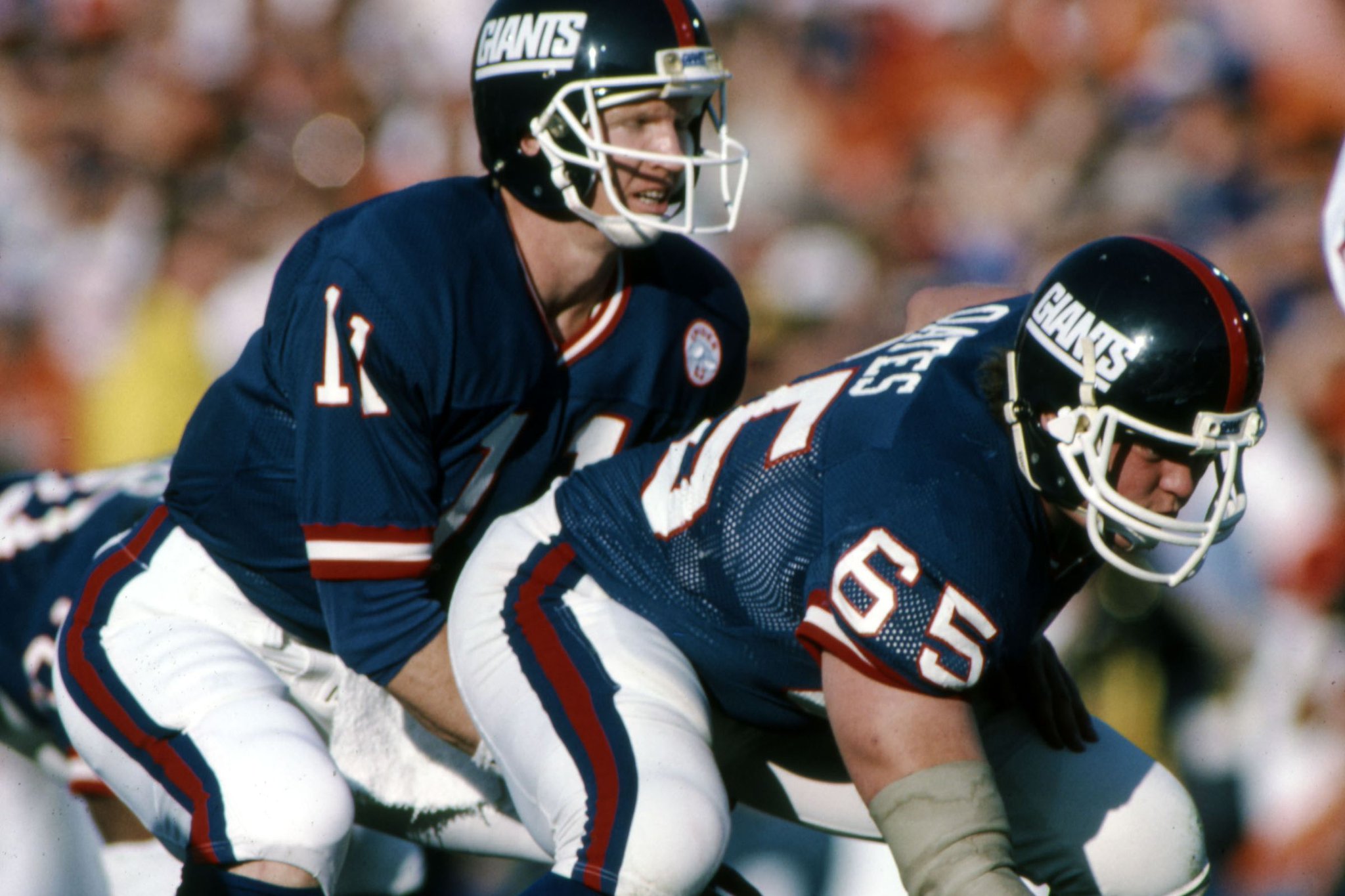 Happy 57th birthday to 5x Pro Bowl center and one of the greatest offensive lineman ever Bart Oates! 