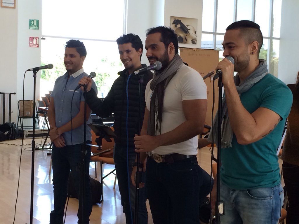 AngyBreton's tweet photo. @trenorsofficial en @ccubuap ensaya concierto navideño 19 Dic @ALEXANDERACHA https://t.co/wJJmTSLNGQ