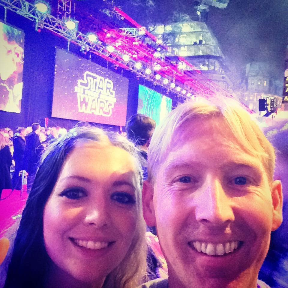 drinkmatt's tweet photo. Am at the #starwars #theforceawakens #premiere with @emmajshipley #amgoingtocry https://t.co/fgXg6zQJhr https://t.co/EPYdaf6aVa