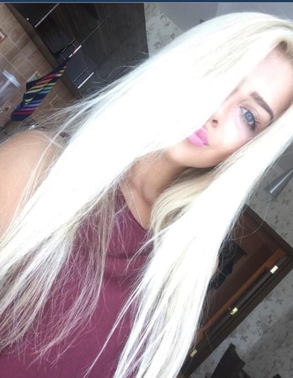 afanasev's tweet image. Ей всего 13. Что же будет в 25-30?