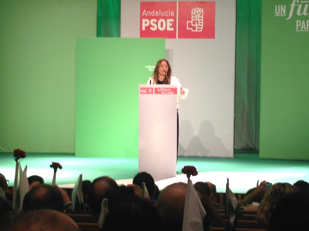 zzadez's tweet photo. .@nicadichiara "La gente necesita q ganemos el próximo domingo porq el @PSOE es el único cambio posible" #VotaPSOE https://t.co/4qA6PxPrqt