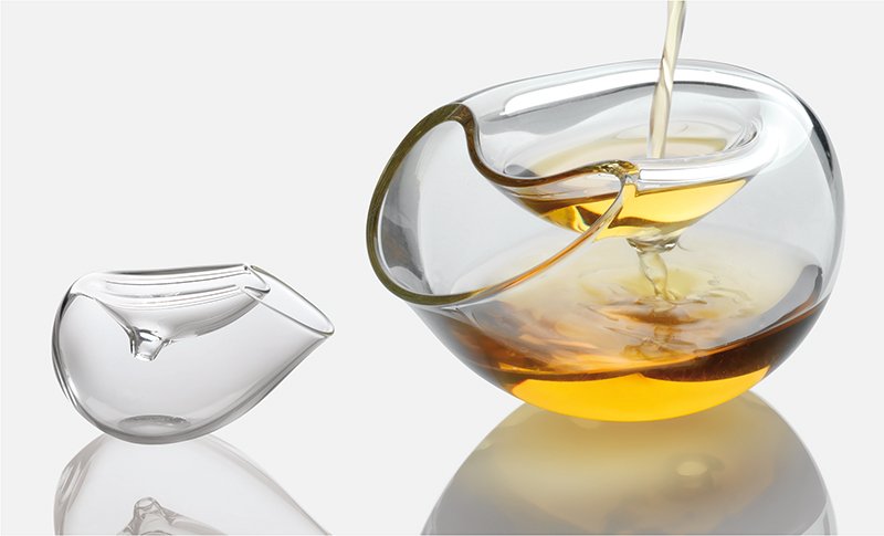 vesselltd's tweet photo. Get in the holiday #spirit. The Genio spirits glass by #Blueside. https://t.co/XF66OX5DSs #whiskey #bargifts https://t.co/gFfAzzG1PH