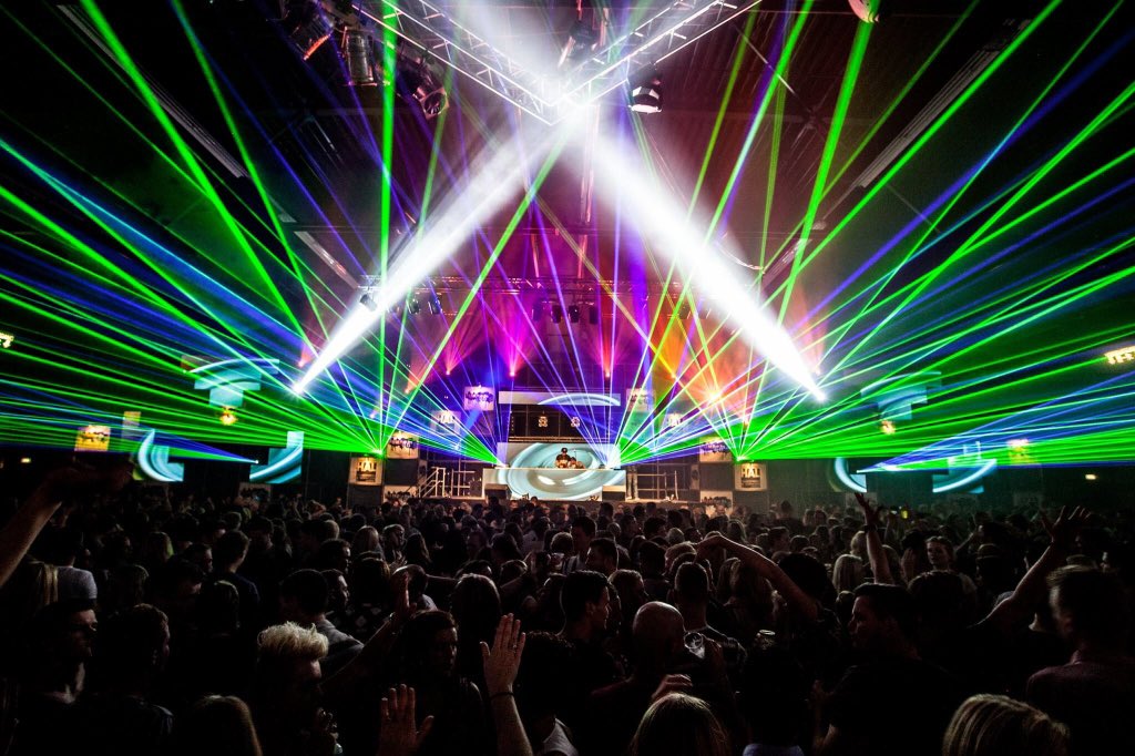 IntervisualLP's tweet image. Aankomende zaterdag @PumpUp90 @Pump90_VE @Evenementenhal #Venray met XXL LASERSHOW! INTERVISUAL.NL