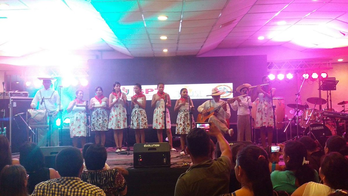 llavemusical's tweet photo. 'La Cosecha' talentos de #Coyaima en escena en evento de cierre #LlaveMusical #RedTrust https://t.co/qfmfcBLWrB