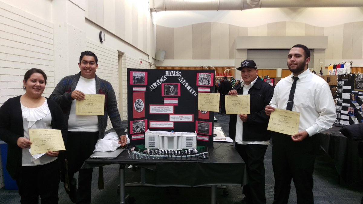 SaraParker411's tweet image. Special congrats 2 #AcademicExpo Best in Class folks! @jessica_cmendez, @_nerdymikey @devil_doggg &amp;amp; #SergioCastillo