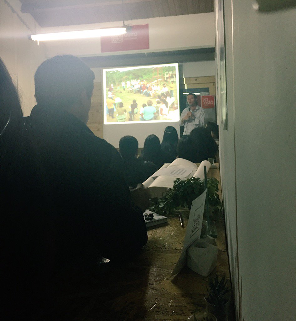 michelleAC1's tweet photo. Al consumir 80% chocolate orgánico en Ecuador, somos el país + civilizado @santiagopacari en #ChocoInnovación https://t.co/OHB1E9XXyR