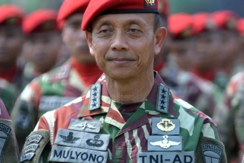 Kodam17Cen's tweet photo. KSAD: Rakyat Indonesia Ibu Kandung TNI https://t.co/wzKUsXUjr9 https://t.co/5rwSGGJU9M