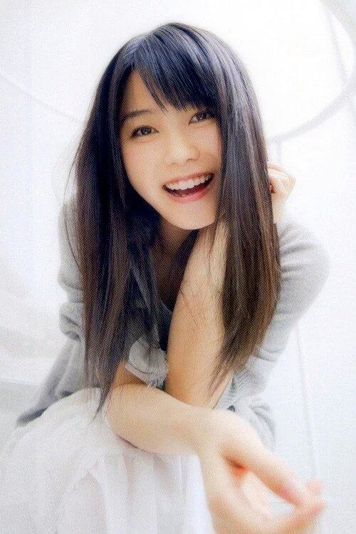 yuil208's tweet photo. こんにちわ～。AKB48総監督横山由依です。今生まれたから友達おらんねん。良かったら仲良うして？性格は絡んでくれたら解るわ。ぐるぐる押してな？

#RTしたnrさんbotさんフォローする #RTしたnrさんで気になった人お迎え https://t.co/qqzUXzDCci