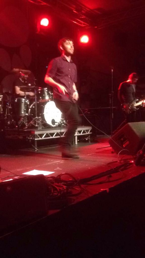 eefs_k's tweet photo. @JessicaLGreaney @neonwolfmusic @roisindubhpub @WalkingOnCars https://t.co/HZLtK0o5c6