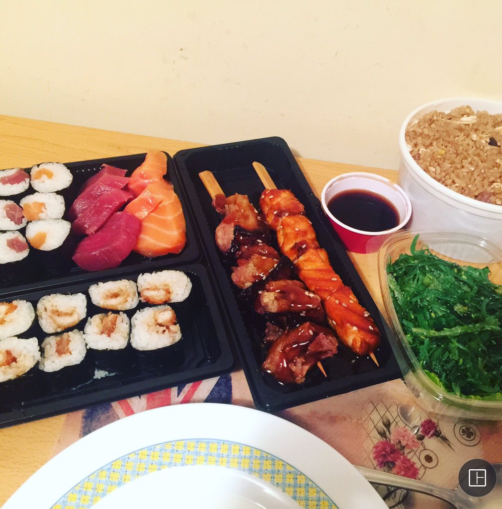 gemma_92's tweet photo. Disfrutando del sorteo de @JustEat_es !!! Mil gracias!! ❤️ https://t.co/oc9LFuWY8N