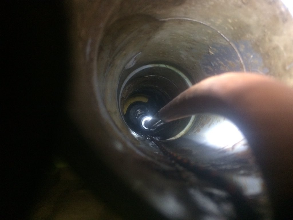 3D1G's tweet photo. Mise en épreuve de pieds de colonnes par ballon #obturateur et #inspection vidéo #Paris https://t.co/gSLH9l5GMa