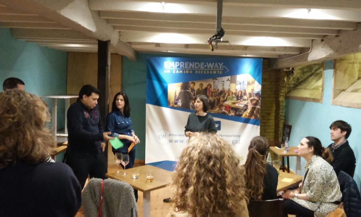 4bajoceroscq's tweet photo. Otro gran @EmprendeWay con una invitada de lujo @bossa_ca #afterwork #empatia https://t.co/aEaCt1zhqK