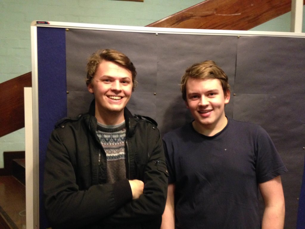 Ryn_Mrsdn's tweet image. Identical twins present at the trevs Stevo game.