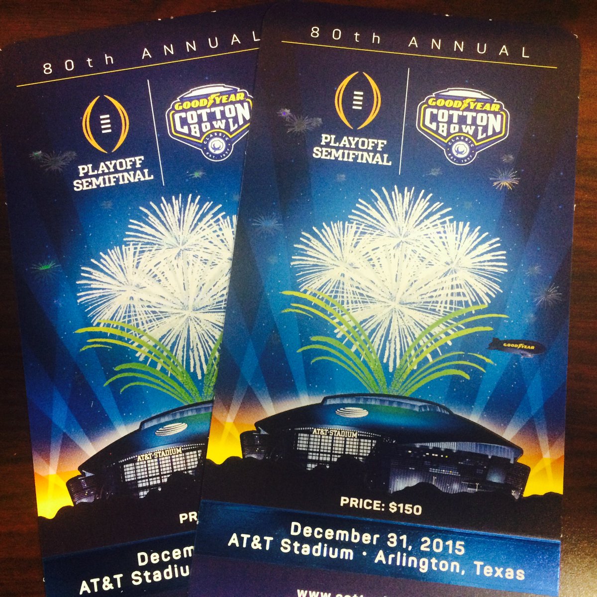 Win the #GreatestChristmasPresentEver #SemiFinalChampionshipTix #Follow <a href="/BobBaumhower/">Bob Baumhower</a> Winner announced #ChristmasEve