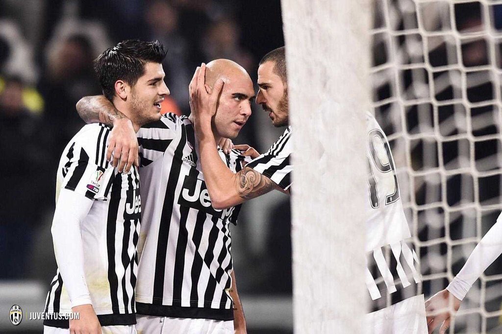 AlvaroMorata's tweet photo. Seguimos ganando, esta vez en Copa, y un #DerbyDellaMole!!!! #FinoAllaFine #ForzaJuve ⚫️⚪️⚫️ https://t.co/3x8u3E0HKd