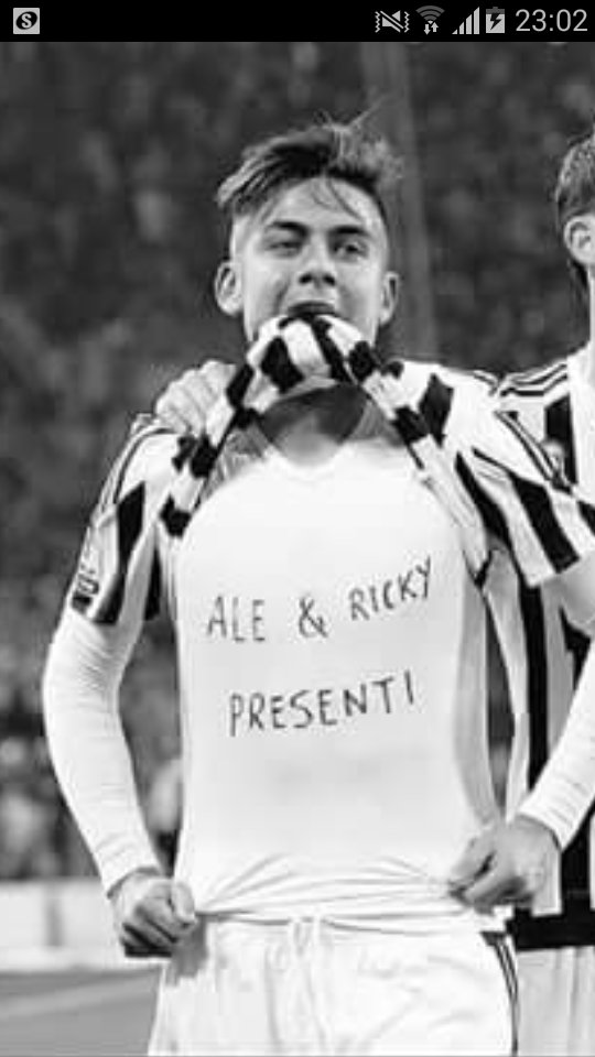 PianiAlberto's tweet photo. Un grande anche in questo.. 
Alessio e riccardo sempre con noi!
#FinoAllaFineForzaJuventus 
#zona11pm 
@RaiSportweb https://t.co/Wi5R5Z8a6I