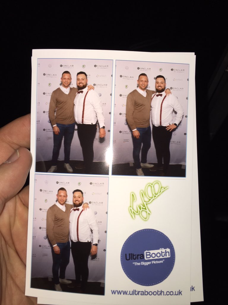 mepiscool's tweet photo. @LeeTrundle10 @ultraphotobooth #Topman #Ultramirror https://t.co/efQ3rGYBOD