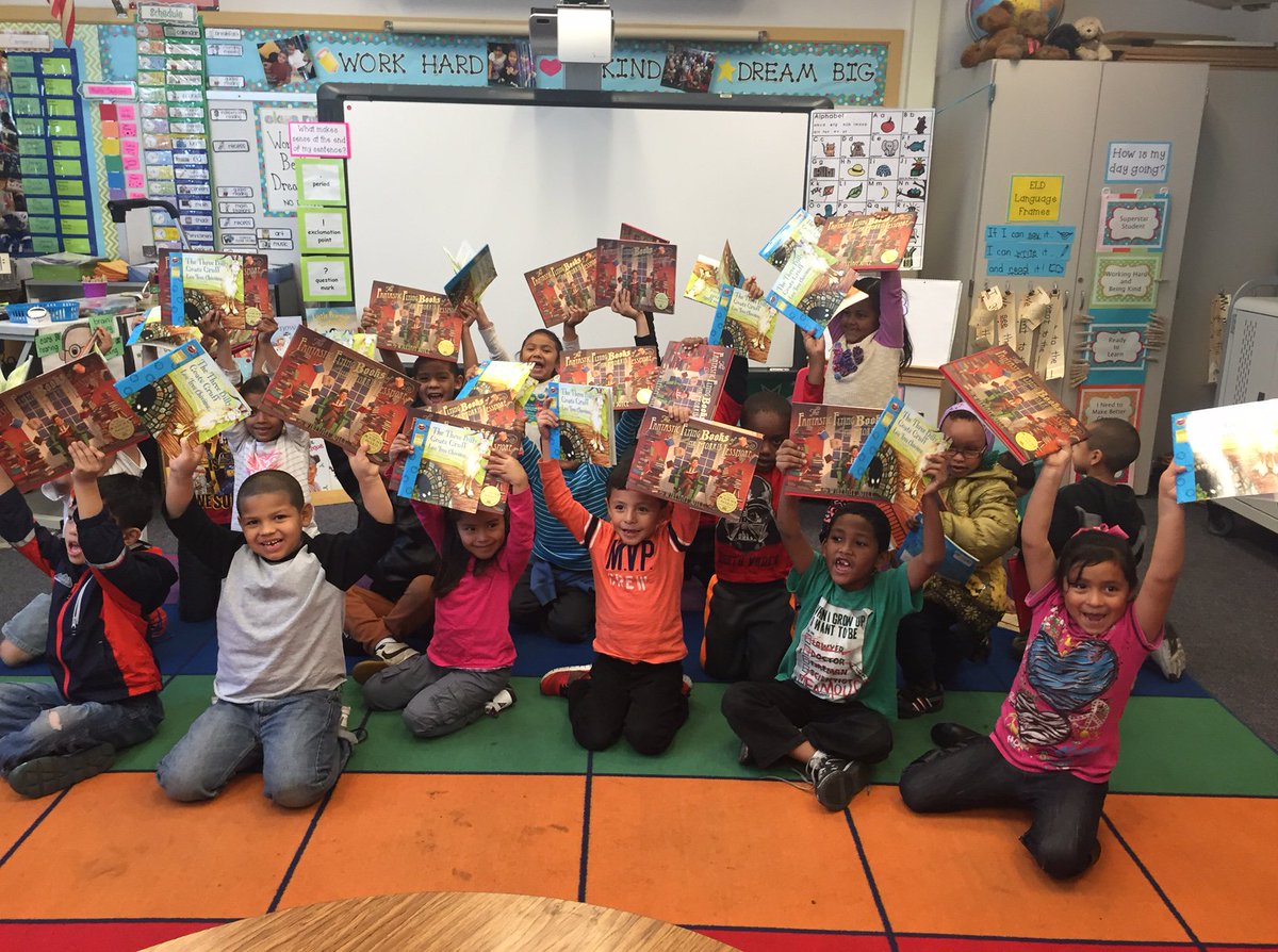 OneBookSD's tweet image. .@DirtyFaulconer read #OBOSD Kid&apos;s selection to #CentralElementary students today. @heybilljoyce @reachoutandread