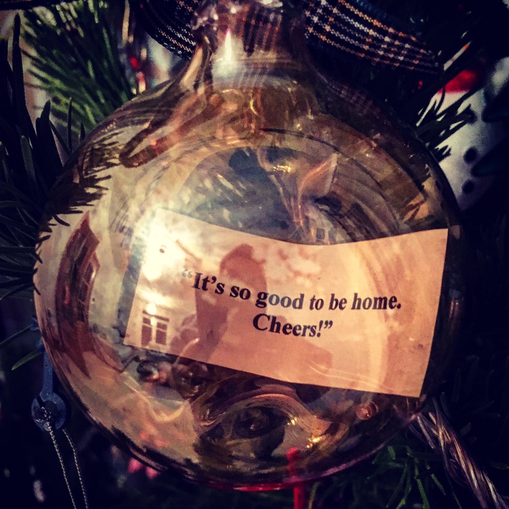 ewangunn's tweet photo. Loving the #messageinabauble concept. Nice work @angelsshareglass #christmas #baubles #quote https://t.co/i3YMXtY0Ey