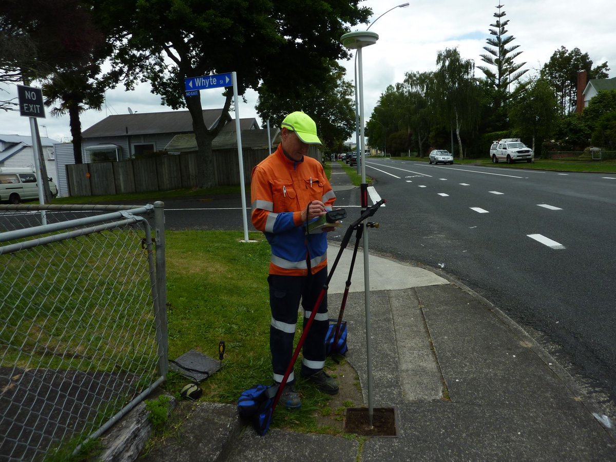 Smartfix Reference Station Data service gives many benefits to Utility Location Services. bit.ly/1I5myIX