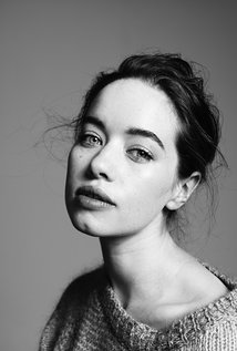 Happy Birthday to Anna Popplewell (27)   