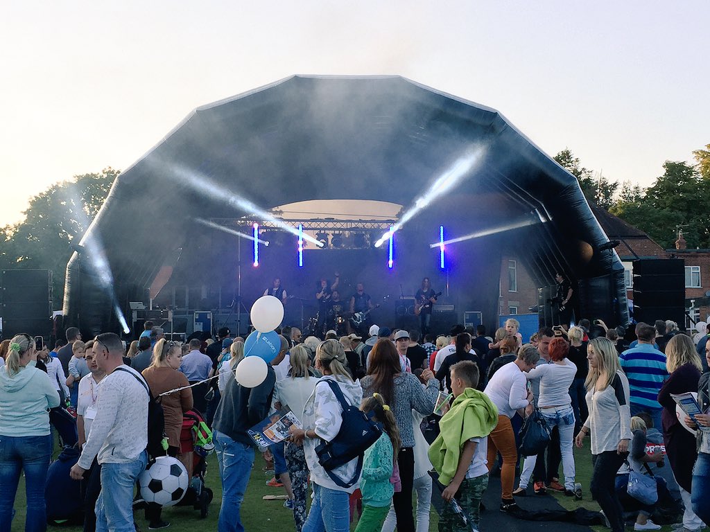 inflatablestage's tweet photo. Arranging a summer festival? Get in touch We are now taking bookings for summer 2016 Sound,lighting,power #rock #edm https://t.co/ogsTXlQEm6