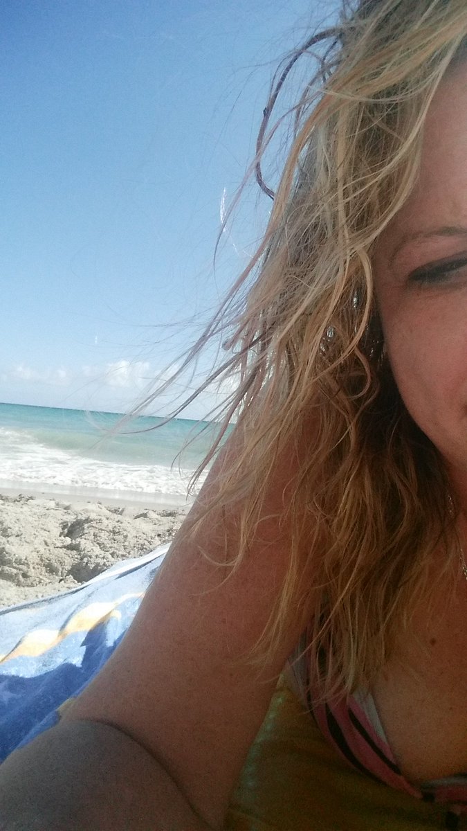 traciew43's tweet image. Florida,  hallandale