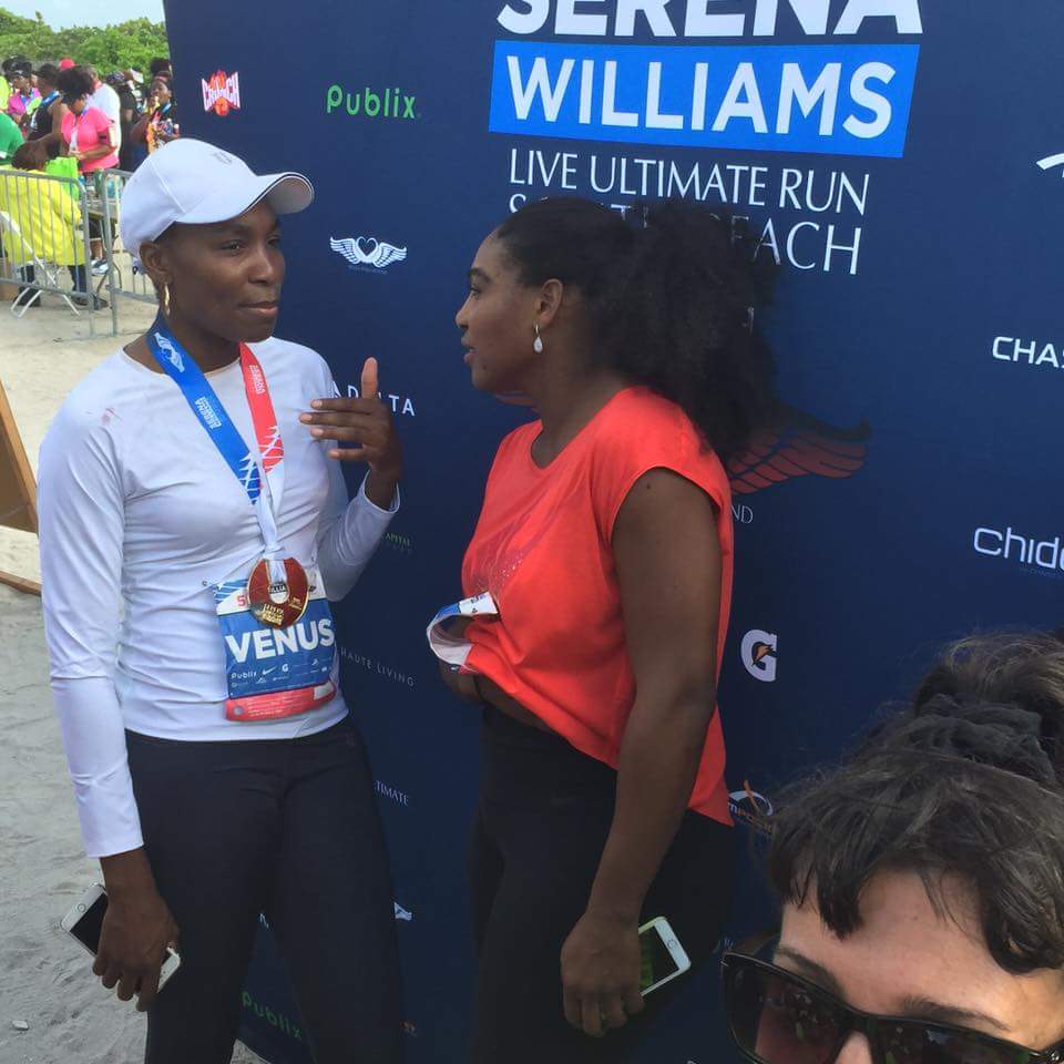 traciew43's tweet image. Saw Serena Willams and Venus at a marathon in sobe. Awsomenwss