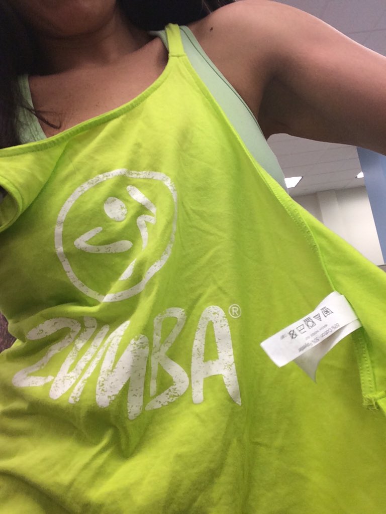 DreBC04's tweet image. Umm when your #zumba top breaks 20 minutes b4 you have to teach class and yo don&apos;t have a backup... 😂😩#ZINproblems