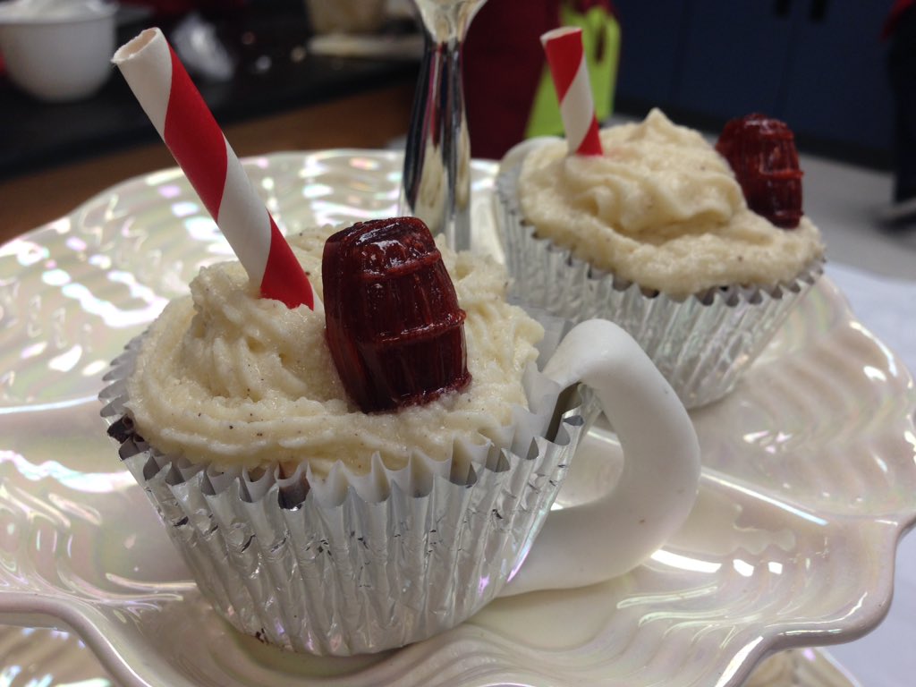 lashombewms's tweet photo. Principles of hospitality – cupcake wars. #wayside2015 #wildcatpride #emsproud https://t.co/WmRw01IUof